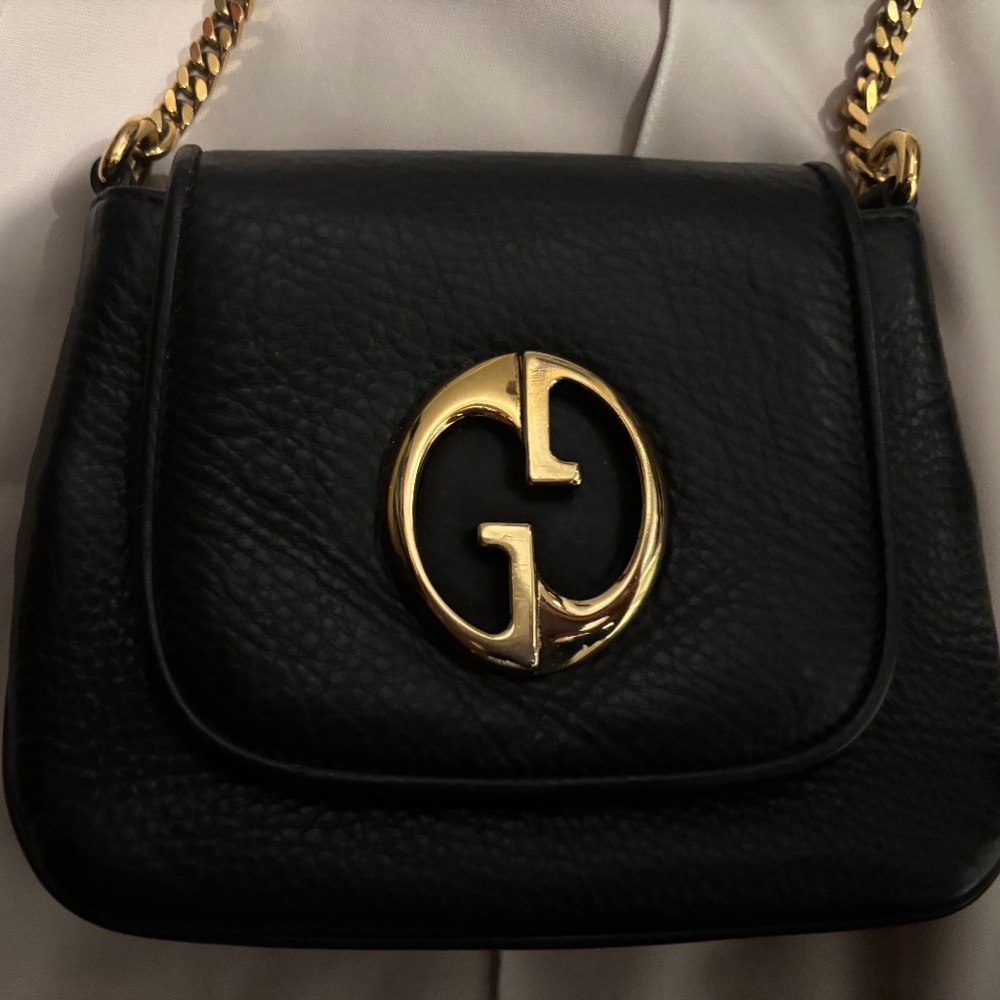 authentic Gucci  black leather crossbody